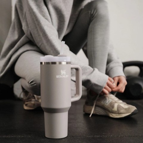 Kubek termiczny Stanley ST-10824-603 The Quencher H2 Flowstate 1.18L Dark Grey