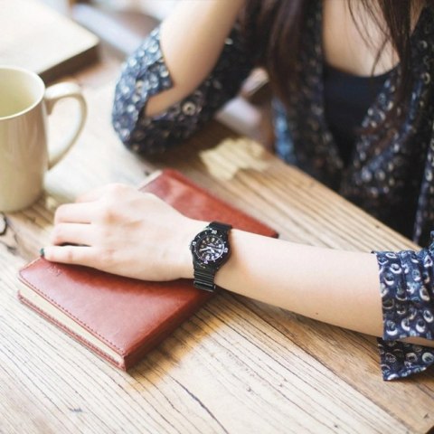 Casio ZEGAREK DAMSKI CASIO LRW-200H 1BV (zd557b) + BOX