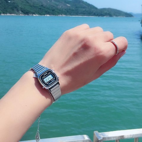 Casio ZEGAREK DAMSKI CASIO VINTAGE LA670WA-1D (zd597c) + BOX