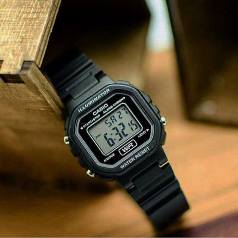 Casio ZEGAREK DZIECIĘCY CASIO LA-20WH-1AEF + BOX