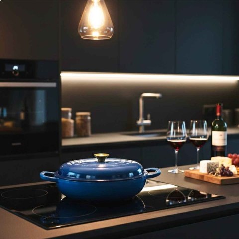 EMALIOWANY GARNEK ŻELIWNY PŁASKI 30cm 3L HAGE NIEBIESKI