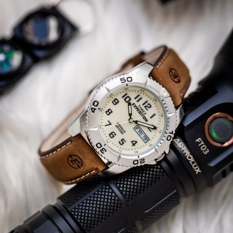 Timex ZEGAREK MĘSKI TIMEX EXPEDITION T46681 (zt121a)